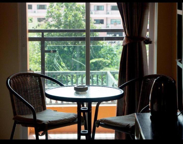 Lucky Inn Residency Pattaya Quarto foto